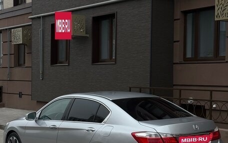 Honda Accord IX рестайлинг, 2013 год, 1 270 000 рублей, 3 фотография