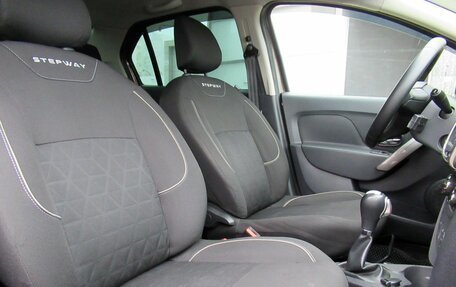 Renault Logan II, 2019 год, 1 100 000 рублей, 10 фотография