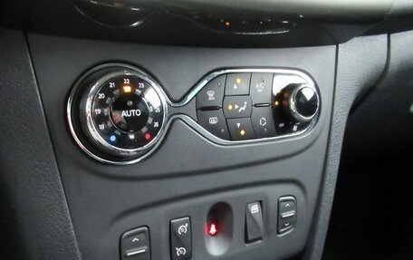 Renault Logan II, 2019 год, 1 100 000 рублей, 17 фотография