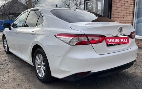 Toyota Camry, 2020 год, 1 995 000 рублей, 5 фотография