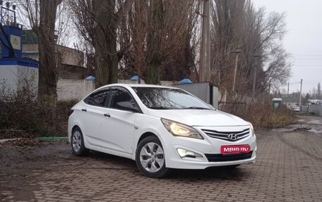 Hyundai Solaris II рестайлинг, 2016 год, 690 000 рублей, 1 фотография