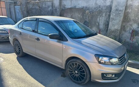 Volkswagen Polo VI (EU Market), 2016 год, 900 000 рублей, 3 фотография