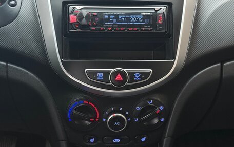 Hyundai Solaris II рестайлинг, 2011 год, 949 000 рублей, 17 фотография