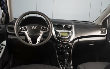 Hyundai Solaris II рестайлинг, 2011 год, 680 000 рублей, 5 фотография