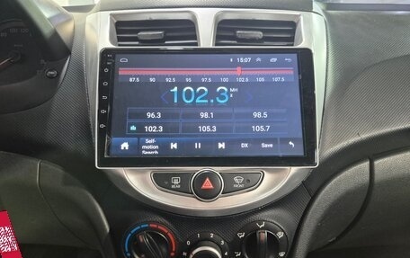 Hyundai Solaris II рестайлинг, 2011 год, 771 000 рублей, 18 фотография