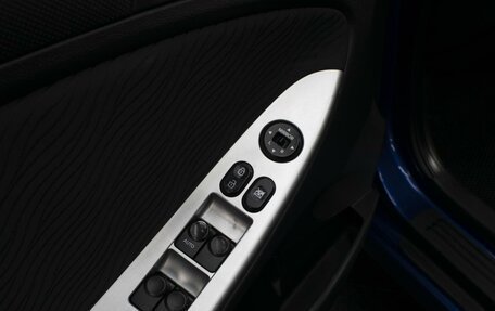 Hyundai Solaris II рестайлинг, 2011 год, 680 000 рублей, 16 фотография