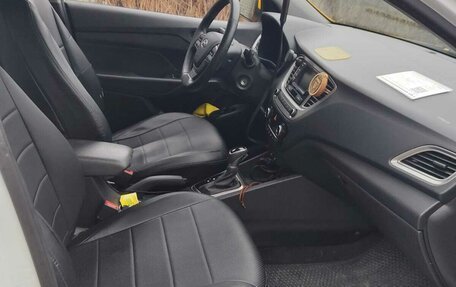 Hyundai Solaris II рестайлинг, 2019 год, 818 000 рублей, 4 фотография