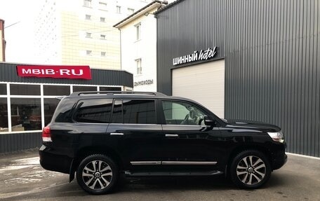 Toyota Land Cruiser 200, 2015 год, 5 650 000 рублей, 2 фотография