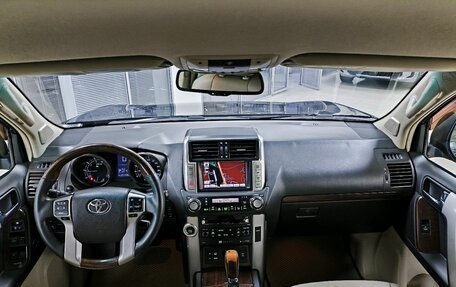 Toyota Land Cruiser Prado 150 рестайлинг 2, 2013 год, 2 850 000 рублей, 25 фотография