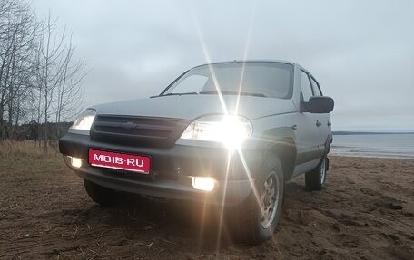 Chevrolet Niva I рестайлинг, 2004 год, 335 000 рублей, 1 фотография