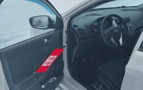 Hyundai Solaris II рестайлинг, 2014 год, 920 000 рублей, 10 фотография