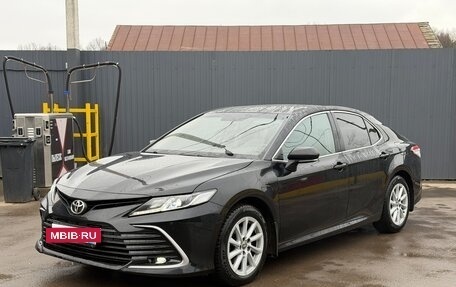 Toyota Camry, 2021 год, 2 310 000 рублей, 4 фотография