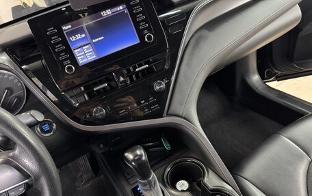 Toyota Camry, 2021 год, 2 310 000 рублей, 15 фотография