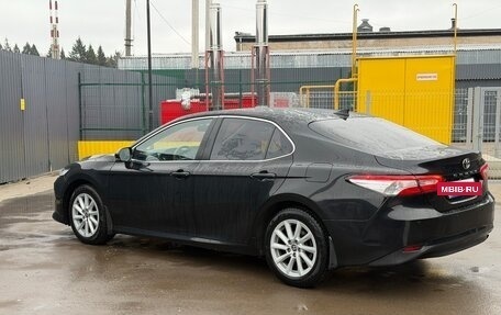 Toyota Camry, 2021 год, 2 310 000 рублей, 5 фотография