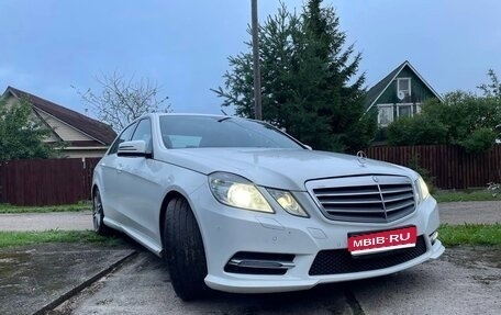 Mercedes-Benz E-Класс, 2012 год, 2 200 000 рублей, 1 фотография