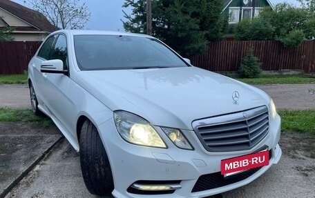 Mercedes-Benz E-Класс, 2012 год, 2 200 000 рублей, 2 фотография