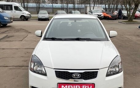 KIA Rio II, 2011 год, 670 000 рублей, 1 фотография