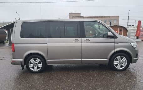 Volkswagen Multivan T6 рестайлинг, 2016 год, 3 030 000 рублей, 3 фотография