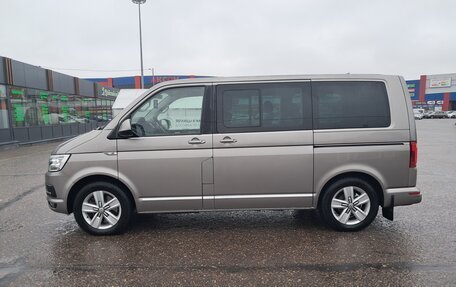 Volkswagen Multivan T6 рестайлинг, 2016 год, 3 030 000 рублей, 4 фотография