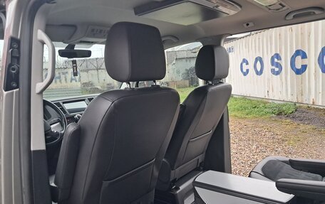 Volkswagen Multivan T6 рестайлинг, 2016 год, 3 030 000 рублей, 9 фотография