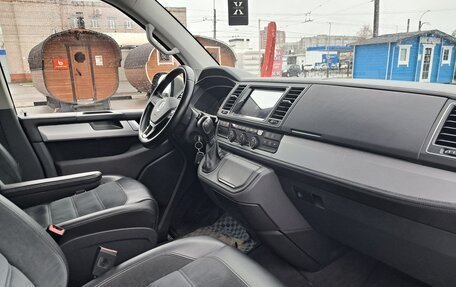 Volkswagen Multivan T6 рестайлинг, 2016 год, 3 030 000 рублей, 17 фотография