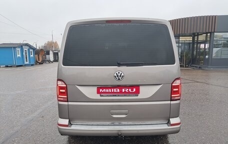 Volkswagen Multivan T6 рестайлинг, 2016 год, 3 030 000 рублей, 6 фотография