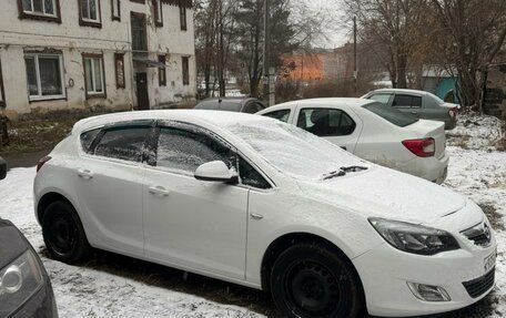 Opel Astra J, 2011 год, 750 000 рублей, 11 фотография