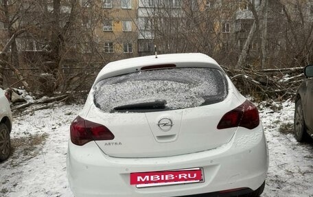 Opel Astra J, 2011 год, 750 000 рублей, 9 фотография