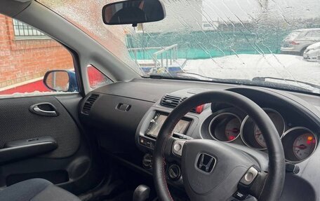 Honda Fit III, 2002 год, 300 000 рублей, 4 фотография