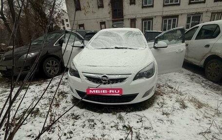 Opel Astra J, 2011 год, 750 000 рублей, 13 фотография