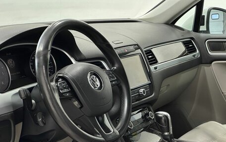 Volkswagen Touareg III, 2012 год, 1 859 900 рублей, 6 фотография