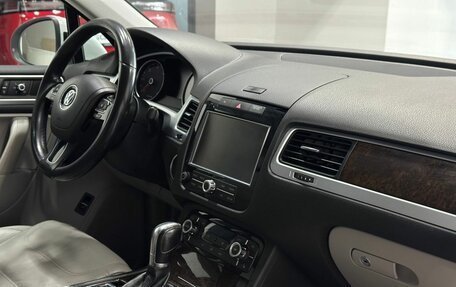 Volkswagen Touareg III, 2012 год, 1 859 900 рублей, 7 фотография