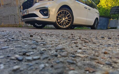 KIA Carnival III, 2019 год, 2 765 000 рублей, 7 фотография