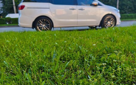 KIA Carnival III, 2019 год, 2 765 000 рублей, 5 фотография