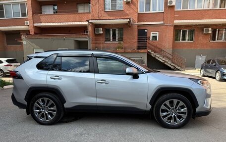 Toyota RAV4, 2021 год, 4 100 000 рублей, 8 фотография