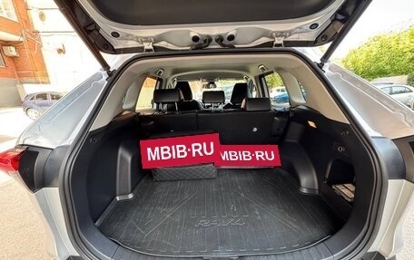 Toyota RAV4, 2021 год, 4 100 000 рублей, 19 фотография