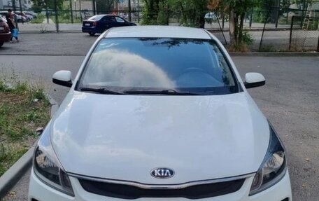 KIA Rio IV, 2018 год, 1 100 000 рублей, 1 фотография