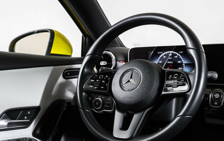 Mercedes-Benz A-Класс, 2019 год, 2 590 000 рублей, 13 фотография