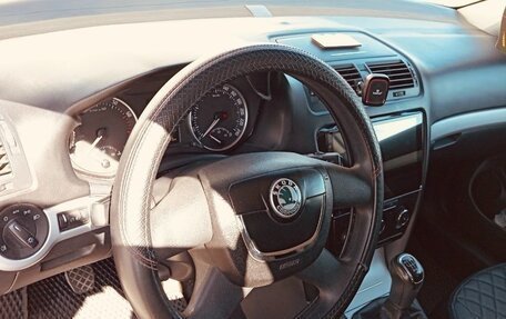 Skoda Octavia, 2011 год, 700 000 рублей, 3 фотография