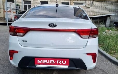 KIA Rio IV, 2018 год, 1 100 000 рублей, 4 фотография