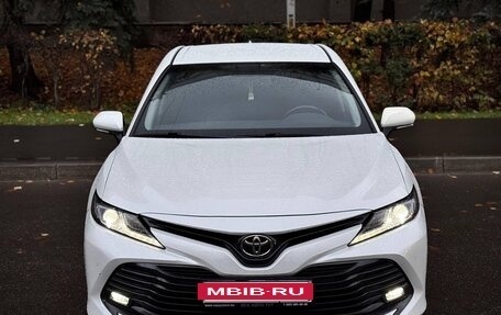 Toyota Camry, 2020 год, 2 190 000 рублей, 2 фотография