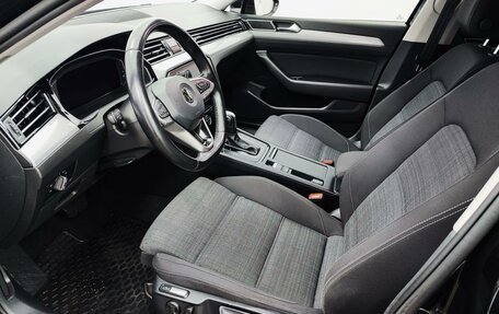 Volkswagen Passat B8 рестайлинг, 2019 год, 2 250 000 рублей, 15 фотография