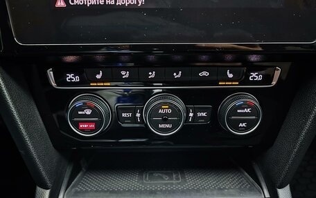 Volkswagen Passat B8 рестайлинг, 2019 год, 2 250 000 рублей, 28 фотография