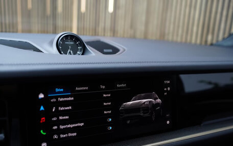 Porsche Cayenne III, 2025 год, 23 000 000 рублей, 18 фотография