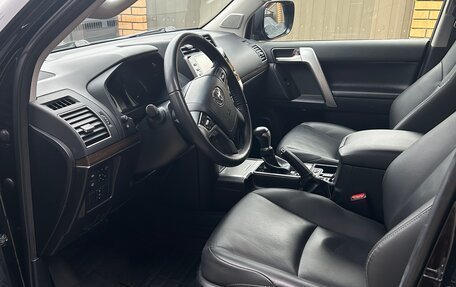 Toyota Land Cruiser Prado 150 рестайлинг 2, 2022 год, 6 300 000 рублей, 4 фотография