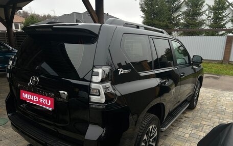 Toyota Land Cruiser Prado 150 рестайлинг 2, 2022 год, 6 300 000 рублей, 3 фотография