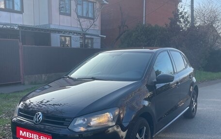 Volkswagen Polo VI (EU Market), 2011 год, 890 000 рублей, 2 фотография