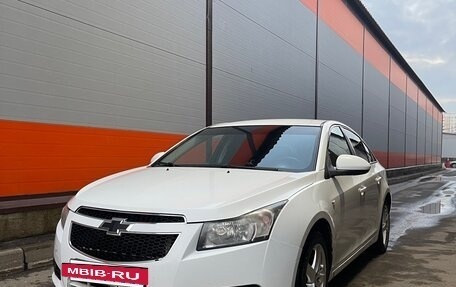 Chevrolet Cruze II, 2011 год, 650 000 рублей, 2 фотография