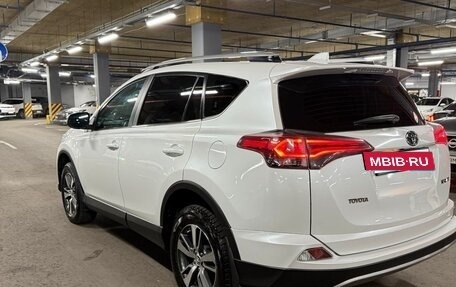 Toyota RAV4, 2018 год, 2 100 000 рублей, 5 фотография