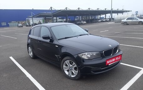 BMW 1 серия, 2010 год, 800 000 рублей, 2 фотография